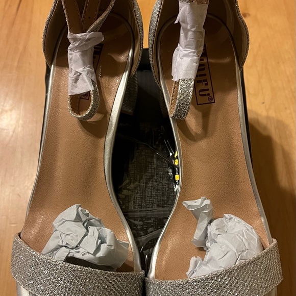 IDIFU WOMEN'S COOKIE-LO LOW BLOCK HEELS CHUNKY SANDALS ANKLE STRAP WEDDING SHOES - Picture 2 of 7